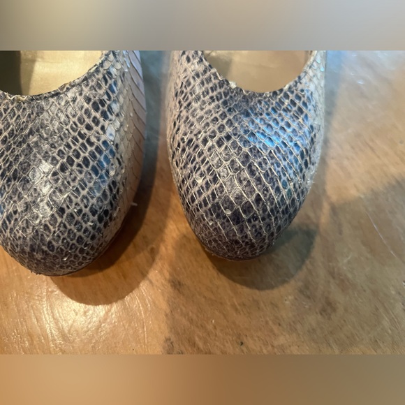 Stuart Weitzman snakeskin platform pump - Picture 5 of 7